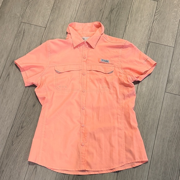 Columbia Tops - Columbia Peach Button-Up Shirt Junior size m medium